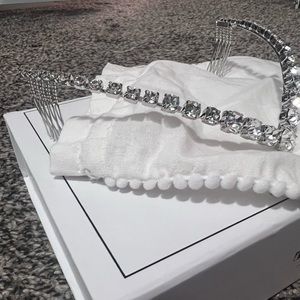 Lelet NY Leia Vee Crystal Halo